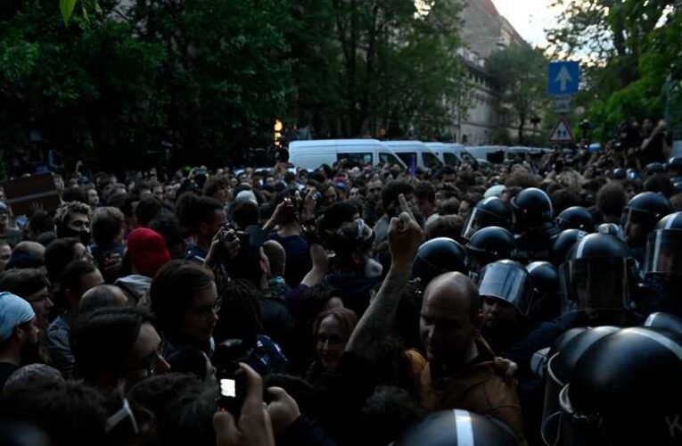 Újra erőszakos tüntetésbe torkollott a baloldal akciója – Tordai Bence irányított a Lendvay utcában