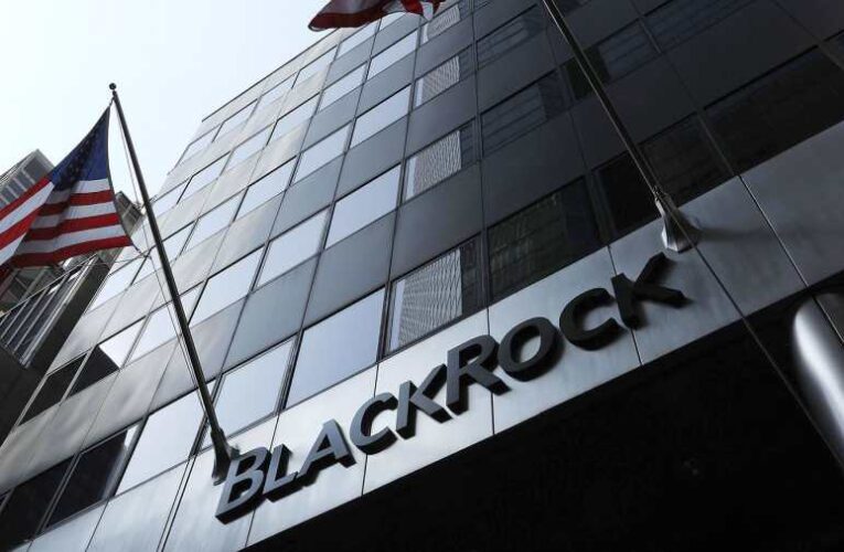 Megállapodtak: Ukrajna teljesen a BlackRock kezébe kerül