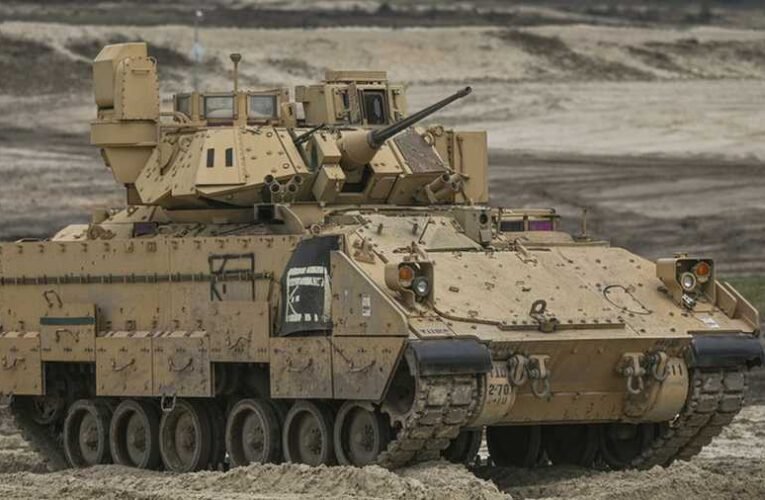 Bradleyt zsákmányoltak az orosz katonák