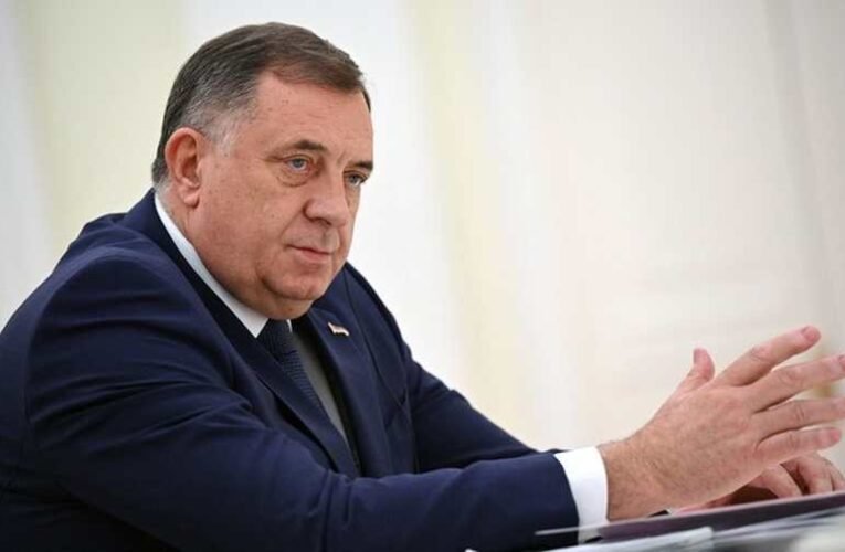 Dodik: Az Egyesült Királyság a belgrádi kormány megdöntésére törekszik