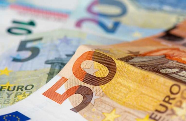 Mindent a pénzért: Ukrajna ideiglenesen levette az OTP Bankot a háború nemzetközi szponzorainak listájáról