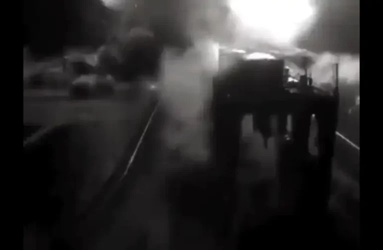 Megcáfolták Kakhovka polgármesterének bejelentését: mégis felrobbantották a Dnyeper gátját Noha Kahovkánál