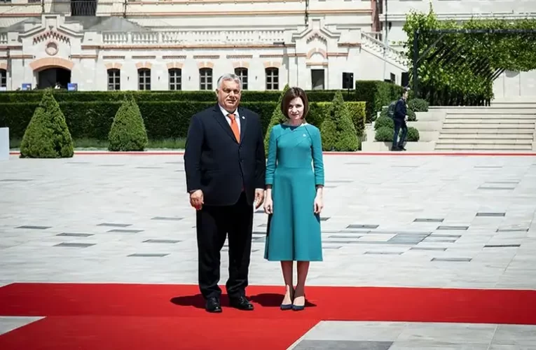 Orbán Viktor megérkezett az Európai Politikai Közösség moldovai csúcstalálkozójára