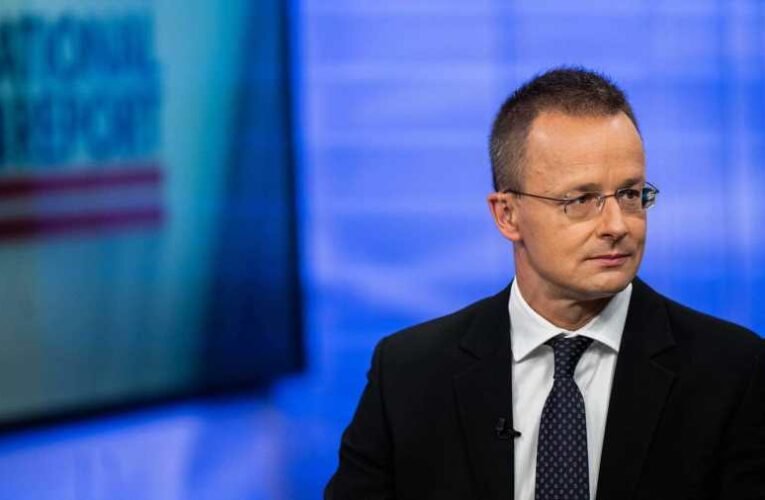 Szijjártó Péter: mi Trump elnök mellett állunk (videó)