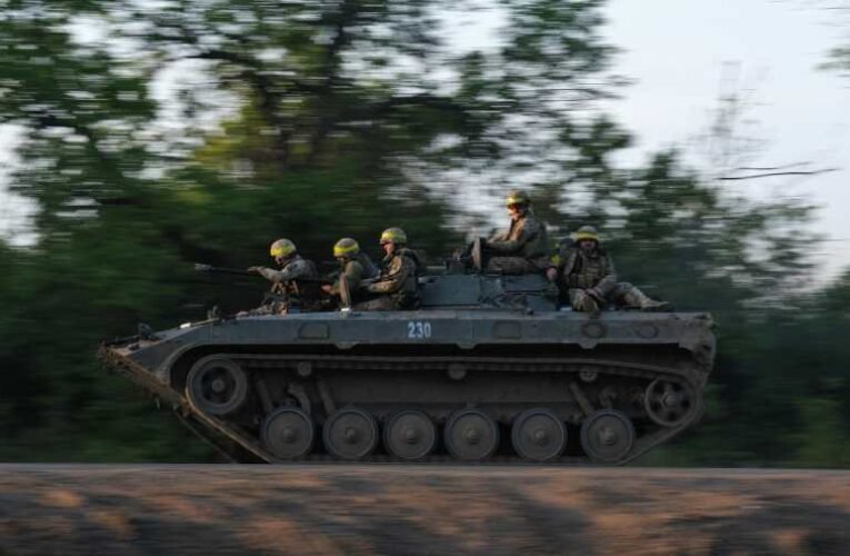 Sorban verik vissza az orosz egységek az ukrán támadásokat a Zaporozsje régióban