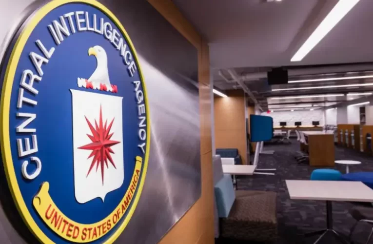 Beismerte egy CIA-tiszt: Bidenék beavatkoztak a magyar választásokba