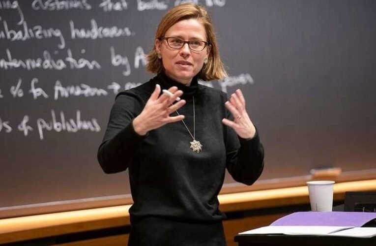 Szakértő: Idegen érdekeket szolgáló, korrupt bábemberek ülnek Európa vezető pozícióiban