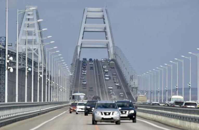 Egy kislány anyját és apját gyilkolták meg terroristák a ma hajnali, kercsi-hídon történt merényletben