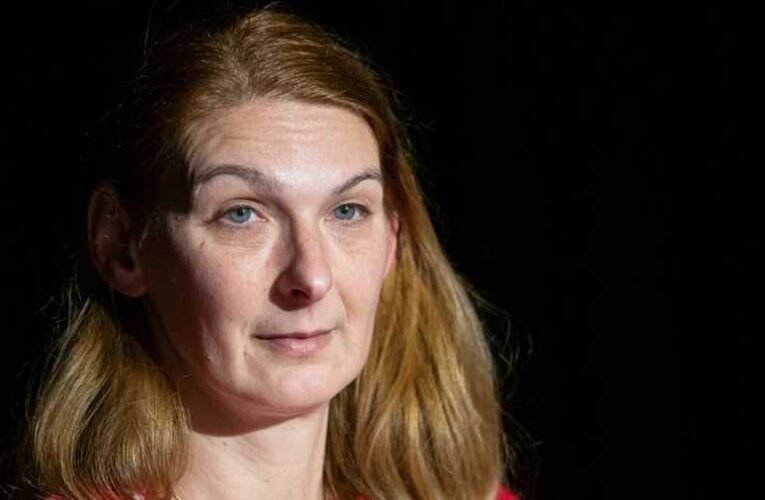 Baranyi bekeményít: éjszaka is őriztetni fogják az LMBTQ-padot