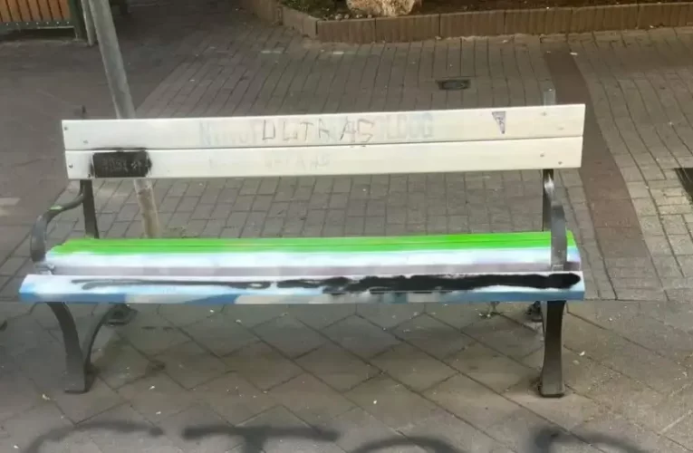 Stoffán György: Baranyi festőtanfolyama és egy felvonulás margójára