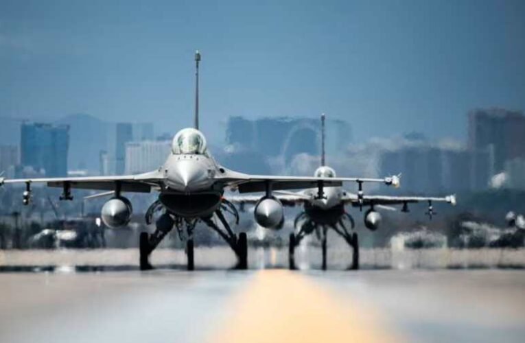 A NATO nukleáris fegyverhordozók bevetésével fenyegeti Oroszországot