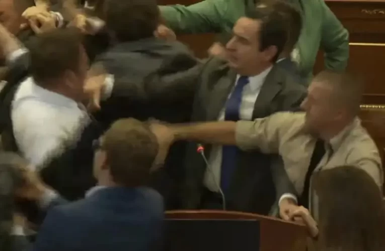 Verekedés tört ki a koszovói parlamentben + videó
