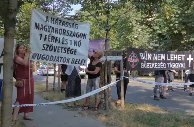 Budaházy Edda: Ne engedjük be a farkasokat!