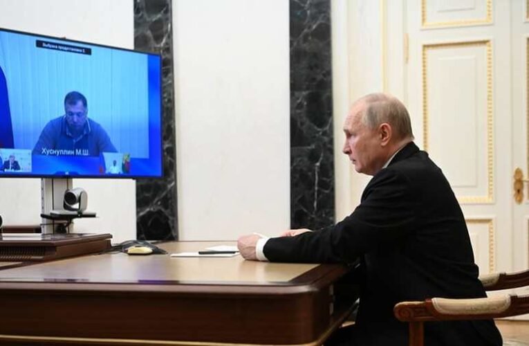 Putyin kemény megtorlást ígért a krími híd elleni terrortámadásra válaszul