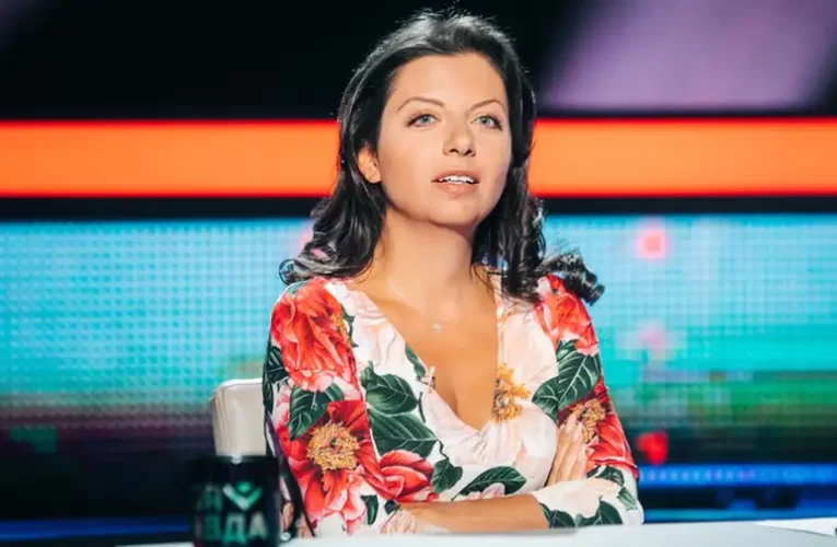 Merényletet terveztek a Russia Today főszerkesztője és kollégája ellen