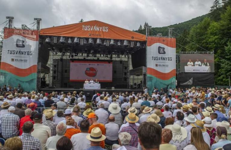 A román sajtó teljes mellszélességgel beállt Magyar Péter mögé