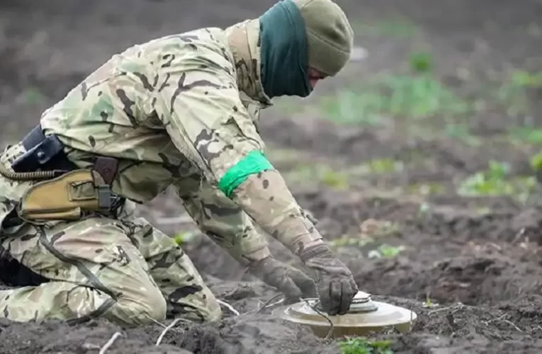 FT: az orosz aknamezők lerombolták az ukrán fegyveres erők morálját
