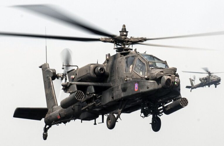 Washington jóváhagyta 96 Apache harci helikopter eladását Lengyelországnak