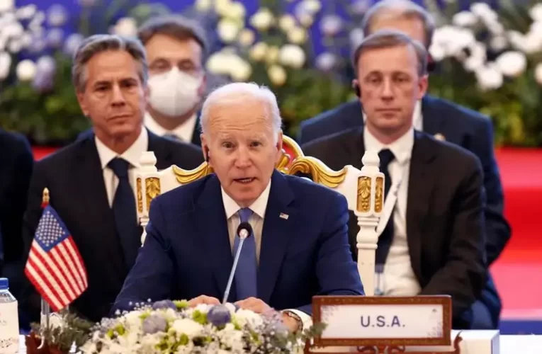 Bayer Zsolt: Back in the USSR!