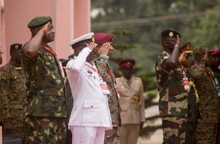 Már csak a parancs hiányzik: az ECOWAS államok készek beavatkozni Nigerben