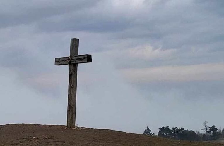 Keresztet égettek Szent István napján, egymásnak estek a lakók