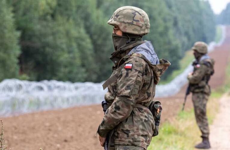 Lengyelország 10 000 katonát helyez a lengyel-belorusz határra