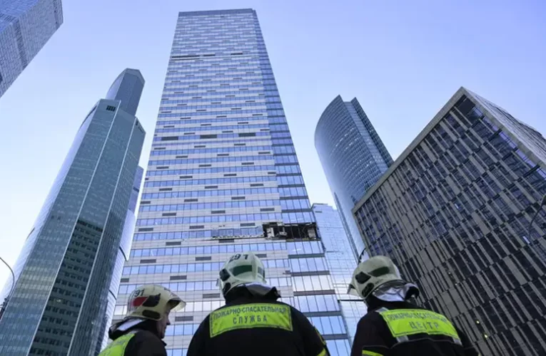 The Economist: A Nyugat segíti az ukrán támadásokat az orosz polgári célpontok ellen