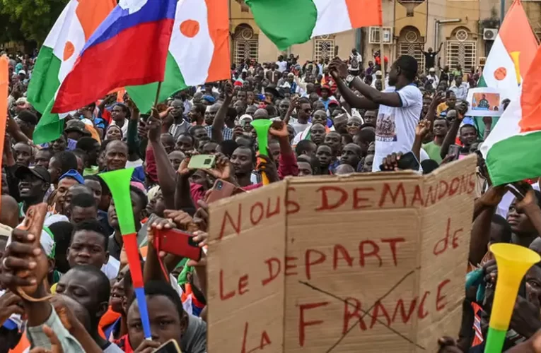 Afrika: Niger kiutasította a francia nagykövetet