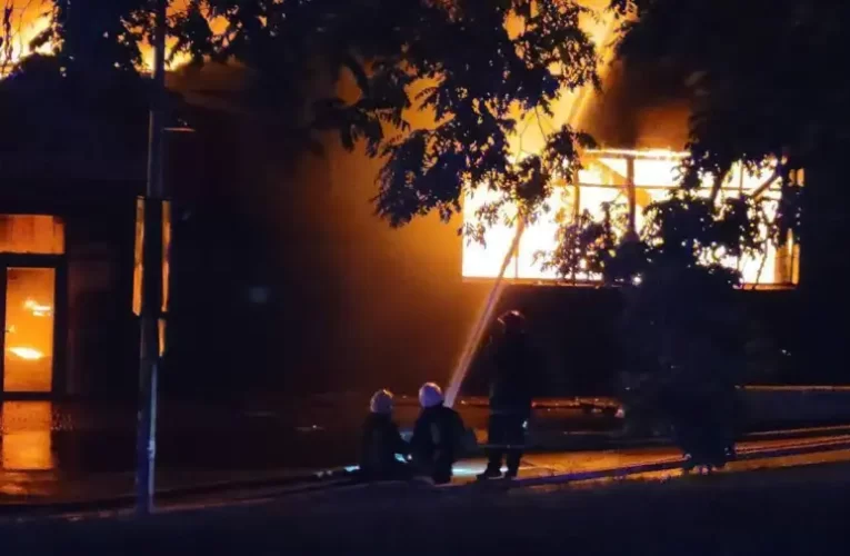 Masszív rakéta és dróncsapások érték az éjjel Ogyesszát (videó)