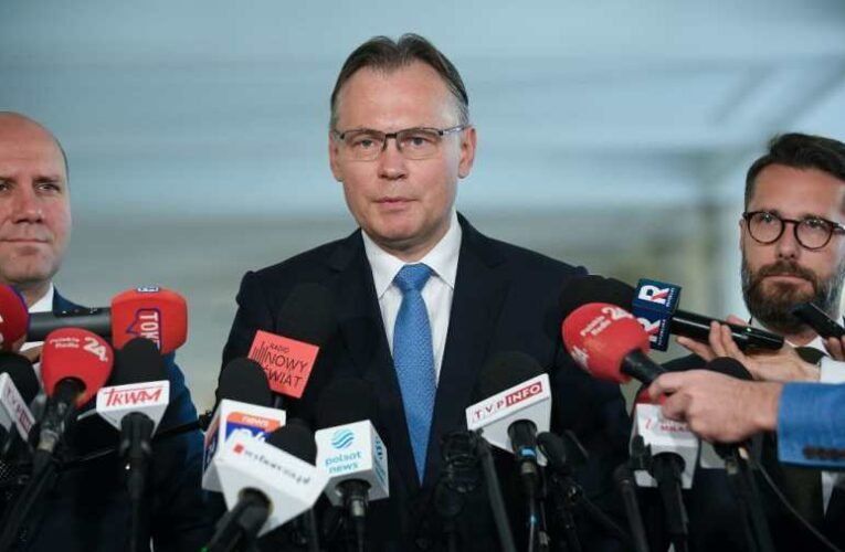 Lengyel külügyminiszter-helyettes: „Le kell mondania a kanadai házelnöknek!”