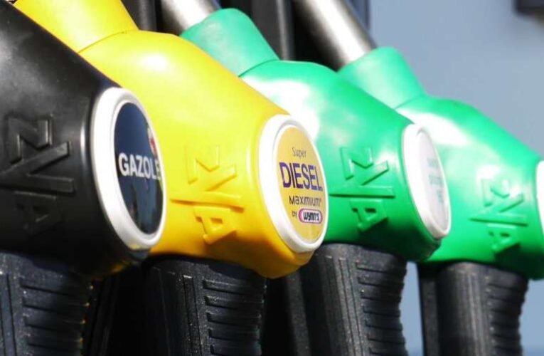 Párizs: A francia áruházláncok nem hajlandók veszteséges áron értékesíteni az üzemanyagot