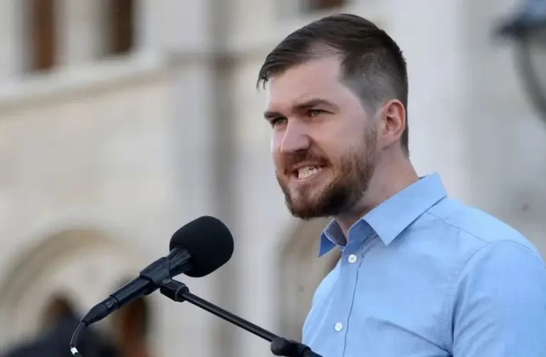 „Hú, ezt elb…sztam!” – értékelte parlamenti felszólalását Gelencsér Ferenc (videóval)