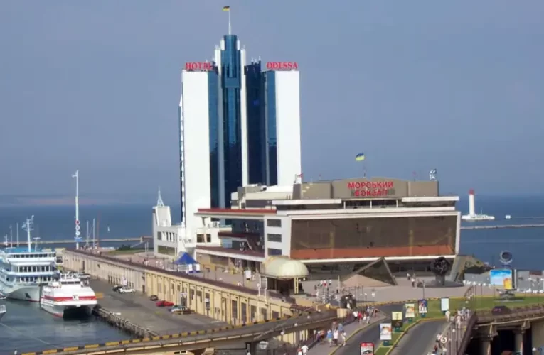 Külföldi zsoldosokkal teli szállodát rombolt le tegnap este az orosz támadás Odesszában