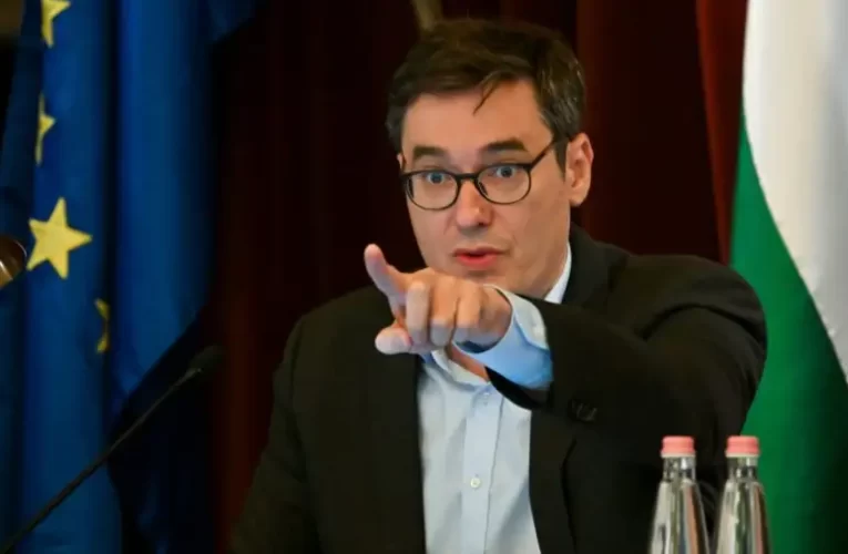 Alapjogokért Központ: Tovább gurulnak a dollárok, Karácsony korábbi embere ismét akcióban