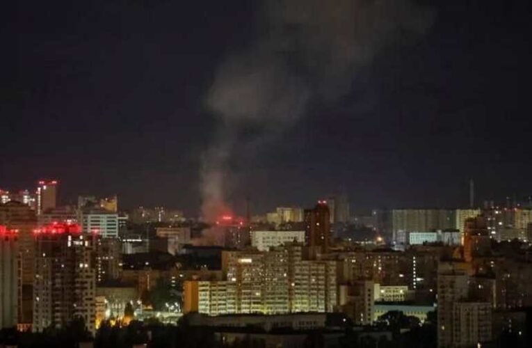 Az éjjel rakéta- és dróncsapások érték Kijevet és az ország más városait