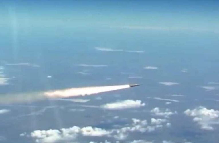 Ukrán rakétákat és szegényített uránból készült lövedékeket semmisített meg az orosz haderő