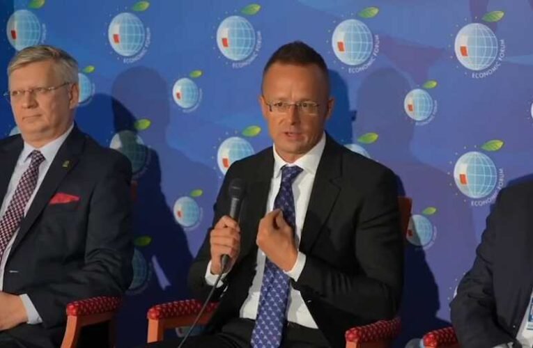 V4, háború, energetika – Szijjártó Péternek a Karpaczi Gazdasági Fórumon tartott előadása (videó)