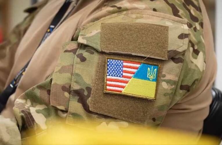 Megérkezett Zelenszkij az USA-ba, majd meglátogatta az ott lábadozó katonáit (videóval)