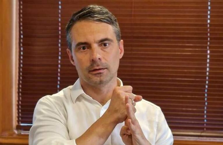 Vona Gábor pártot alapít, és visszatér a politikába!