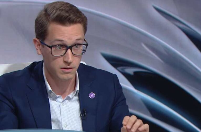 Kettős állampolgár a Momentum frakcióvezető-helyettese, Bedő Dávid