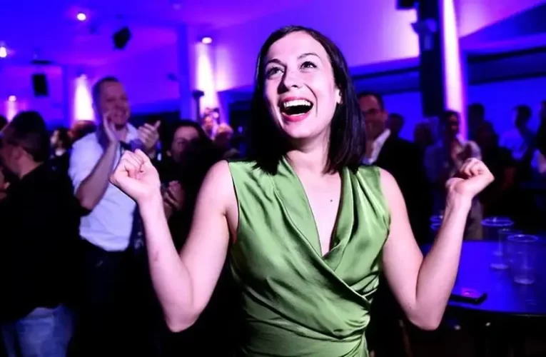 De jó lenne tudni, hogyan került a nyakunkba Cseh Katalin! – Ugye?