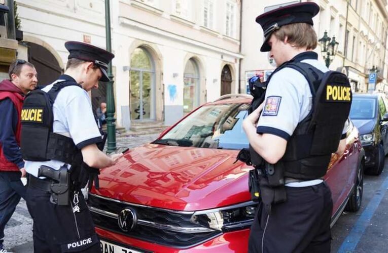 Csehországban lefoglaltak egy orosz rendszámú autót