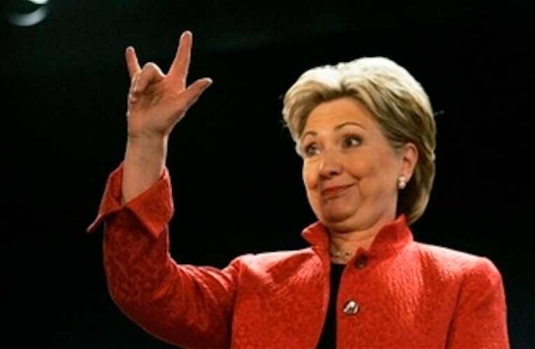 Hillary Clinton: Sok amerikai rokonszenvez az oroszokkal