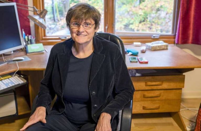 Visszaéltek Karikó Katalin nevével az interneten