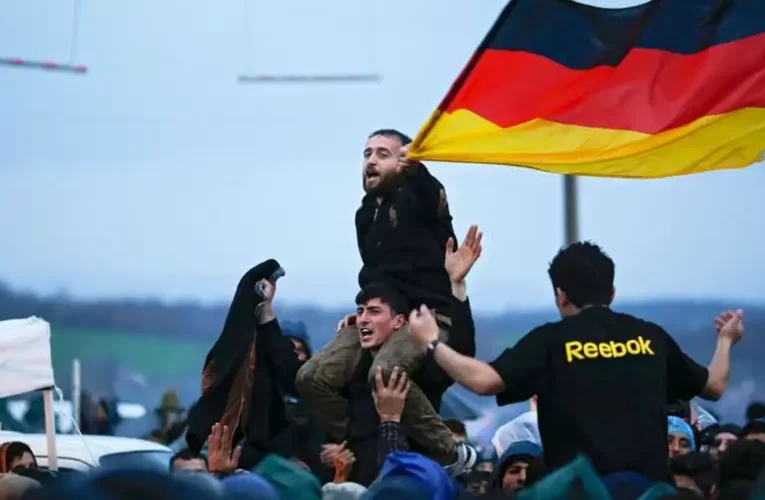 Visszafelé sülhet el a nyugat-európai baloldal „migránsfegyvere”