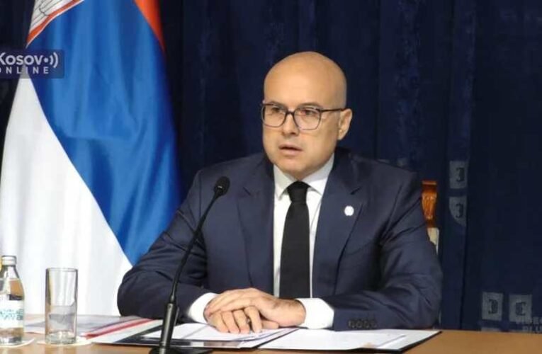 Szerb védelmi miniszter: ha parancsot kap, a szerb hadsereg belép Koszovó területére