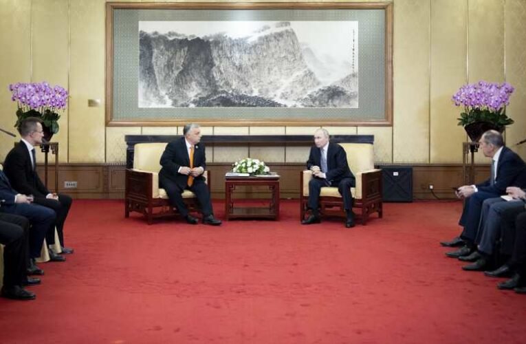 Orbán Putyinnak: Béke kell!