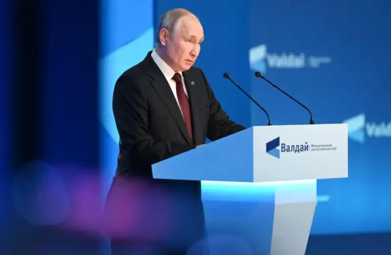 Vlagyimir Putyin bejelentette, hogy indul a 2024-es oroszországi elnökválasztáson