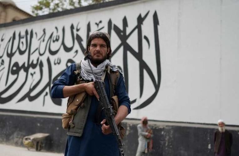 Breaking! – A tálibok átveszik a déli határunknál gyülekező embercsempészek felügyeletét