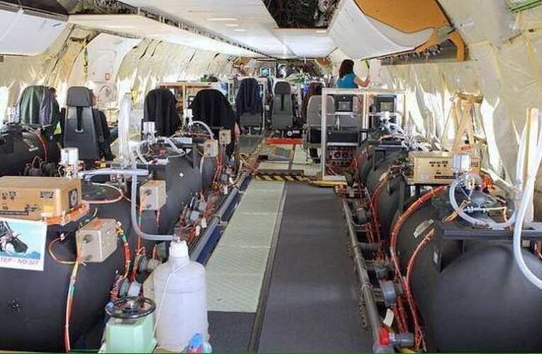 Eltűnik a kondenzcsík a repülő mögött, hát persze, hogy nincs chemtrail